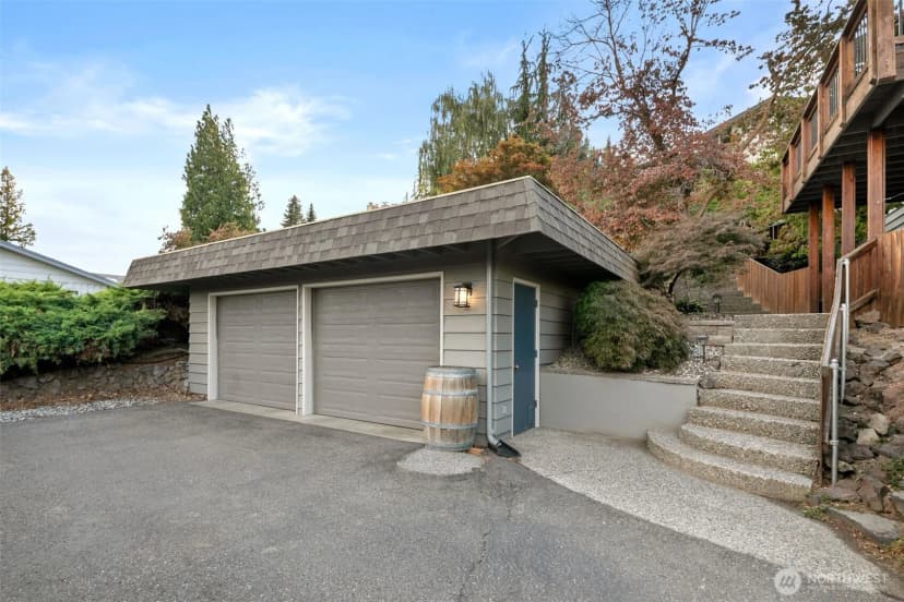 Property photo for 2020 Overlook Drive, Wenatchee photo 32