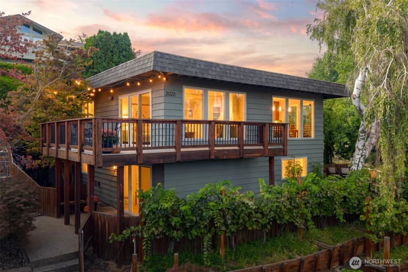 Property photo for 2020 Overlook Drive, Wenatchee