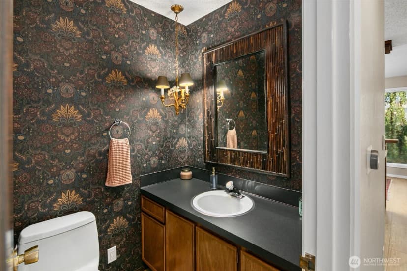 Property photo for 2020 Overlook Drive, Wenatchee photo 17