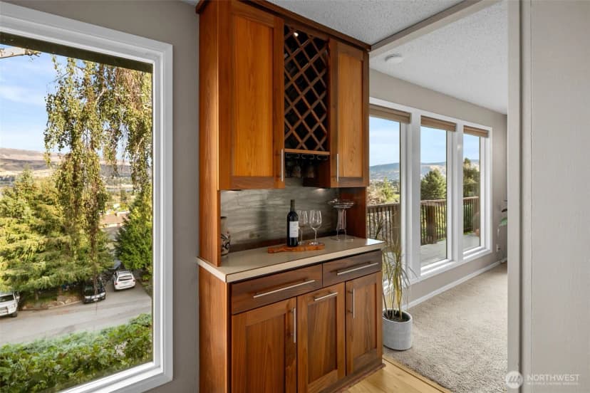 Property photo for 2020 Overlook Drive, Wenatchee photo 11