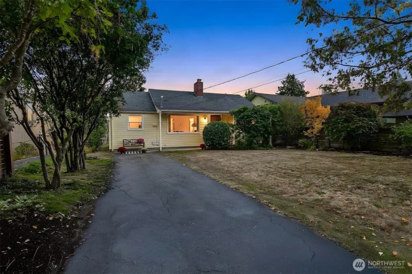 Property photo for 3046 24th Avenue W, Seattle photo 35