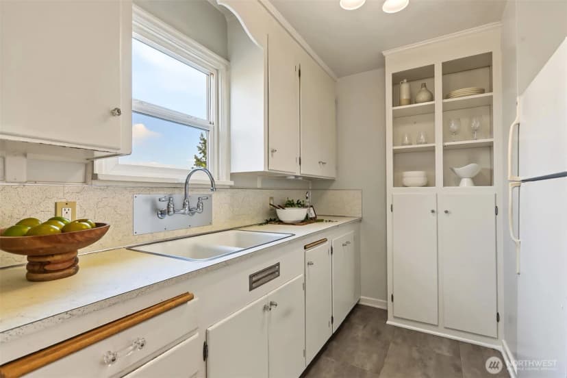 Property photo for 3046 24th Avenue W, Seattle photo 10