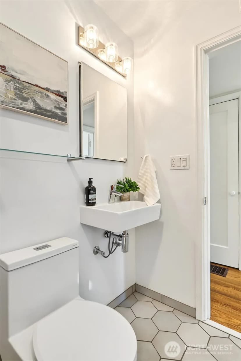 Property photo for 3046 24th Avenue W, Seattle photo 21