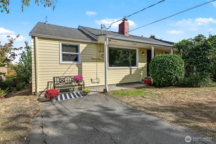 Property photo for 3046 24th Avenue W, Seattle