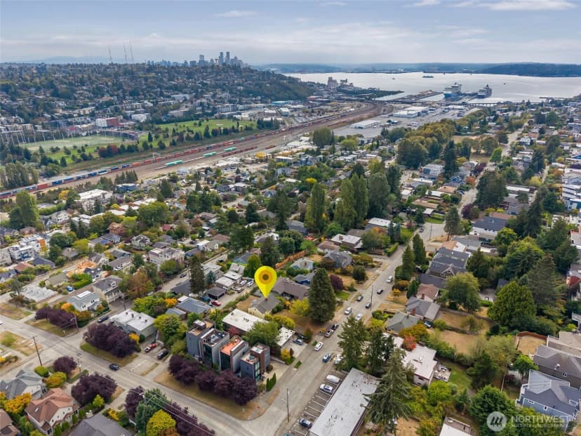 Property photo for 3046 24th Avenue W, Seattle photo 34