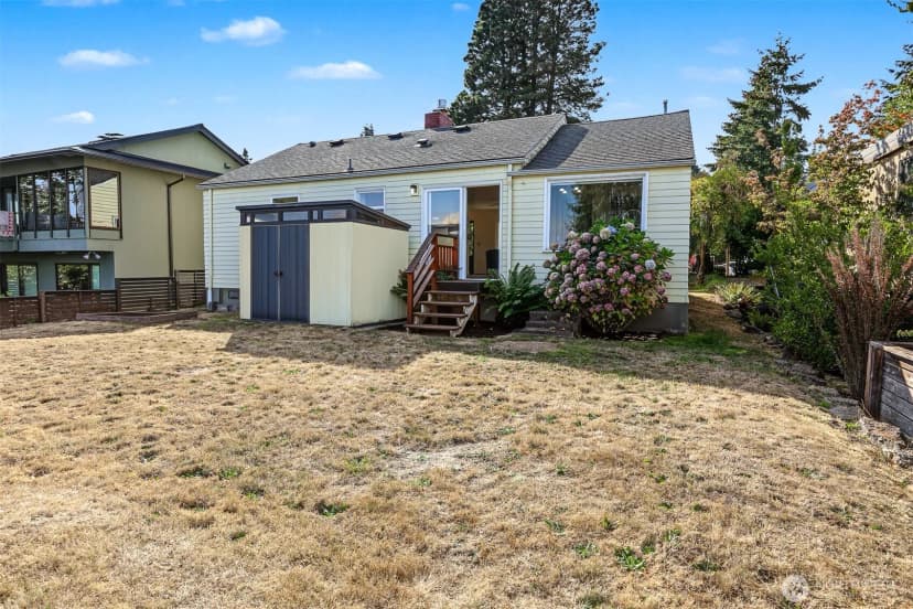 Property photo for 3046 24th Avenue W, Seattle photo 29