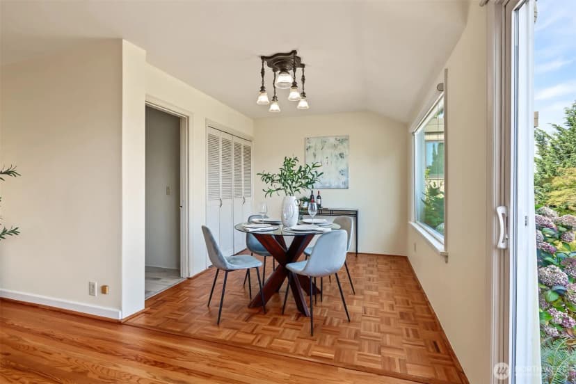 Property photo for 3046 24th Avenue W, Seattle photo 14