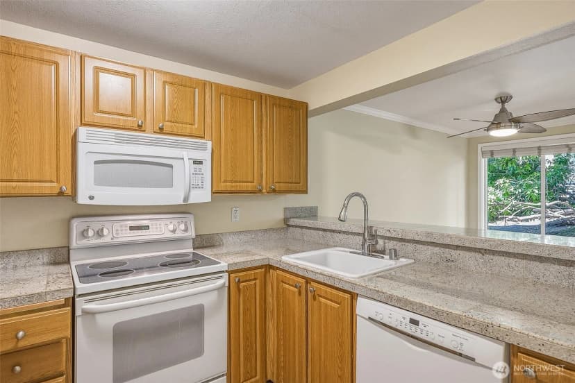 Property photo for 12615 100th Lane Ne #m161, Kirkland photo 11