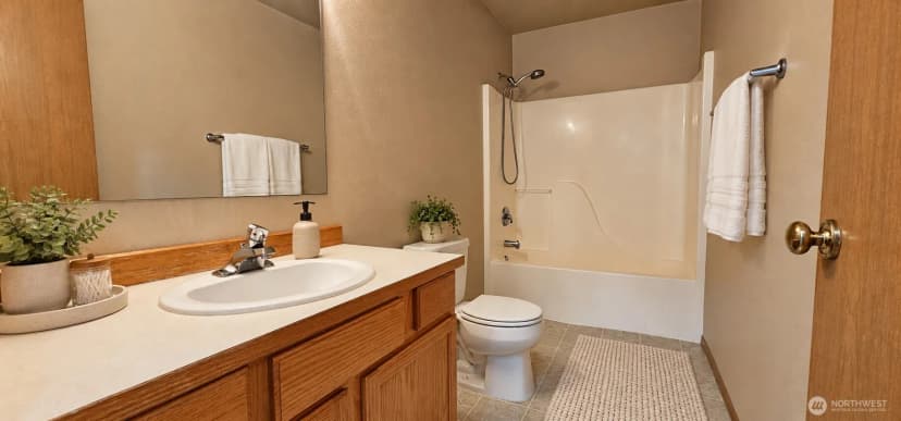 Property photo for 122 N Berggren Road, Eatonville photo 10