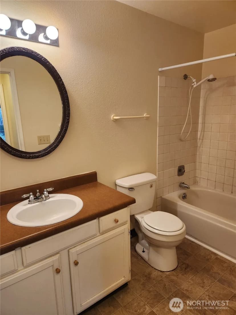 Property photo for 1936 Lincoln Avenue Se #202, Port Orchard photo 13