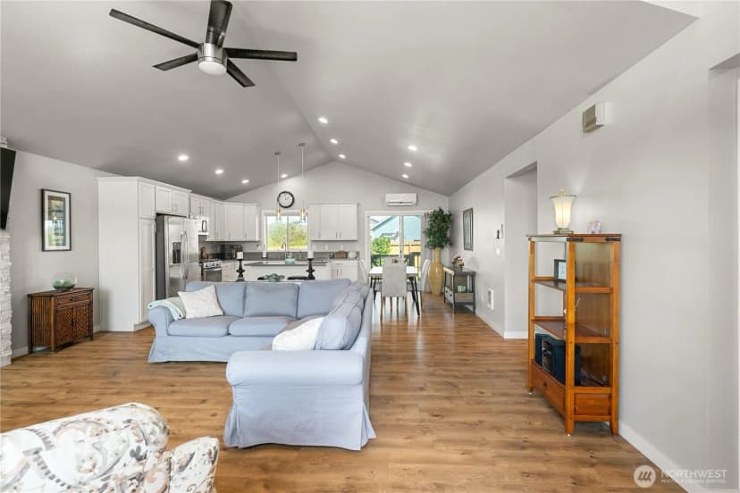 Property photo for 1252 Storm King Avenue Sw, Ocean Shores photo 2