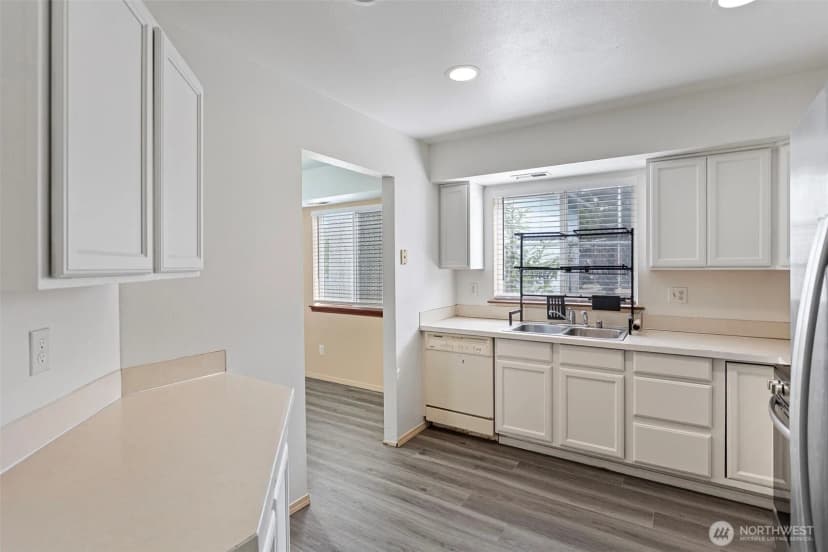 Property photo for 12230 2nd Avenue Sw, Seattle photo 6