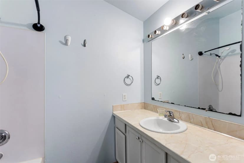 Property photo for 12230 2nd Avenue Sw, Seattle photo 11