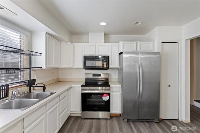 Property photo for 12230 2nd Avenue Sw, Seattle photo 5
