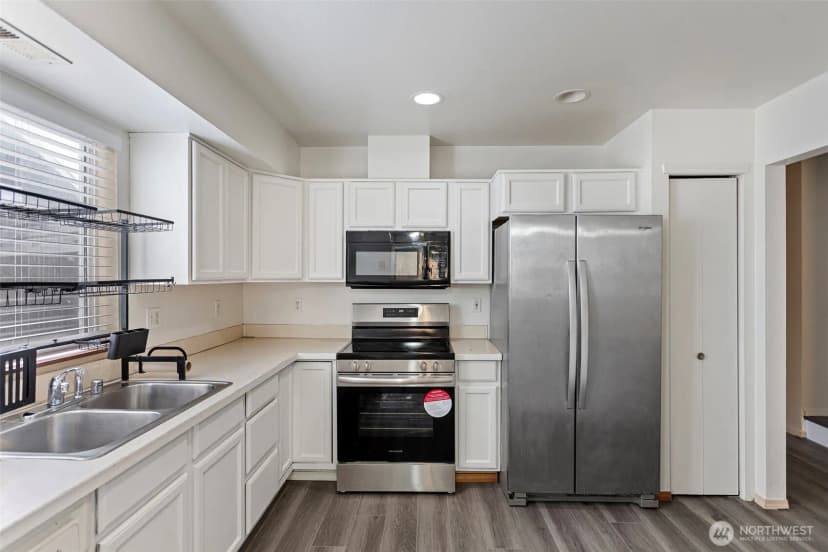 Property photo for 12230 2nd Avenue Sw, Seattle photo 5