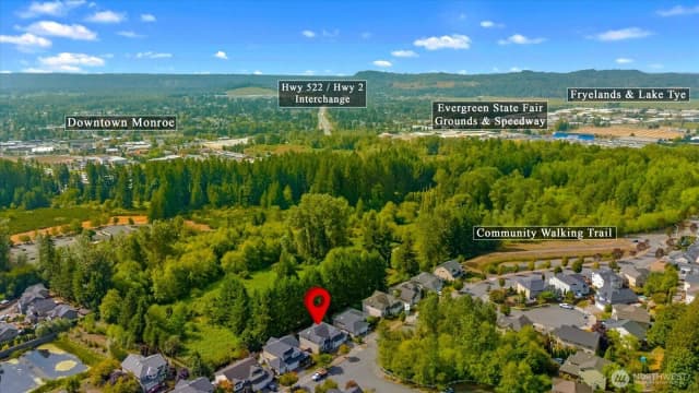 Property photo for 19484 Rainier View Road Se, Monroe photo 3