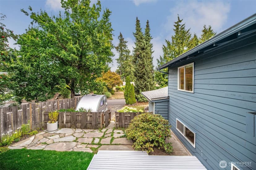 Property photo for 9032 Ne 132nd Place, Kirkland photo 34