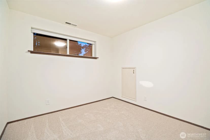 Property photo for 9032 Ne 132nd Place, Kirkland photo 28