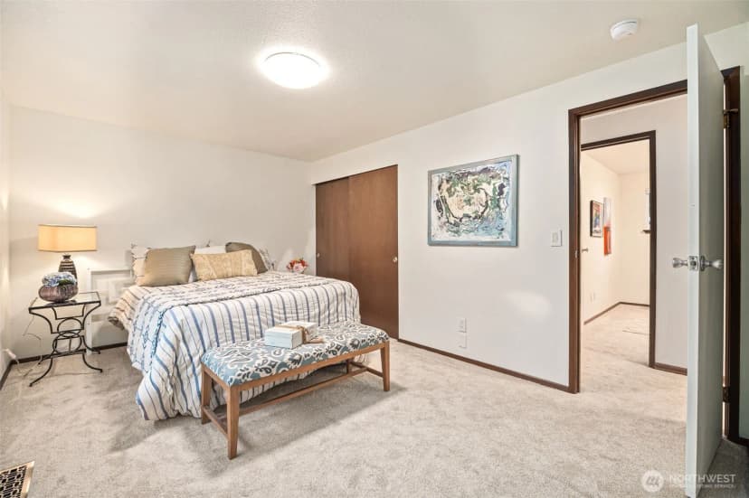 Property photo for 9032 Ne 132nd Place, Kirkland photo 14