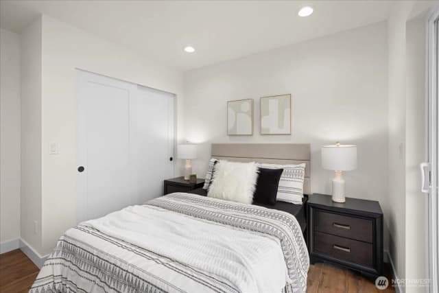 Property photo for 10326 Ashworth Avenue N, Seattle photo 4