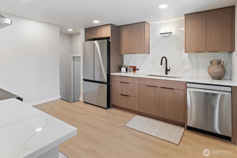 Property photo for 10036 1st Avenue S, Seattle photo 10