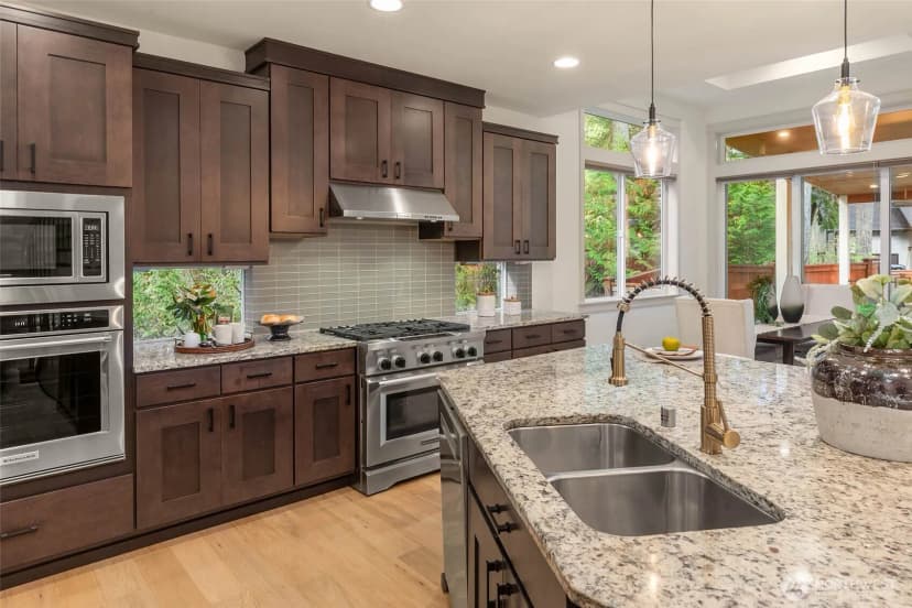 Property photo for 21245 Ne Inglewood Hill Road, Sammamish photo 11
