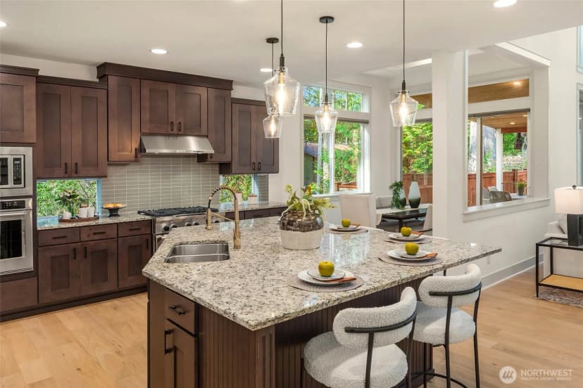 Property photo for 21245 Ne Inglewood Hill Road, Sammamish photo 10