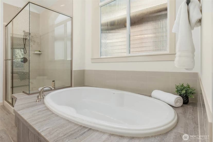 Property photo for 21245 Ne Inglewood Hill Road, Sammamish photo 23