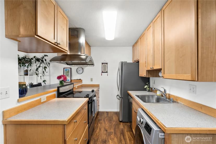 Property photo for 22993 Marine View Drive S #d306, Des Moines photo 13