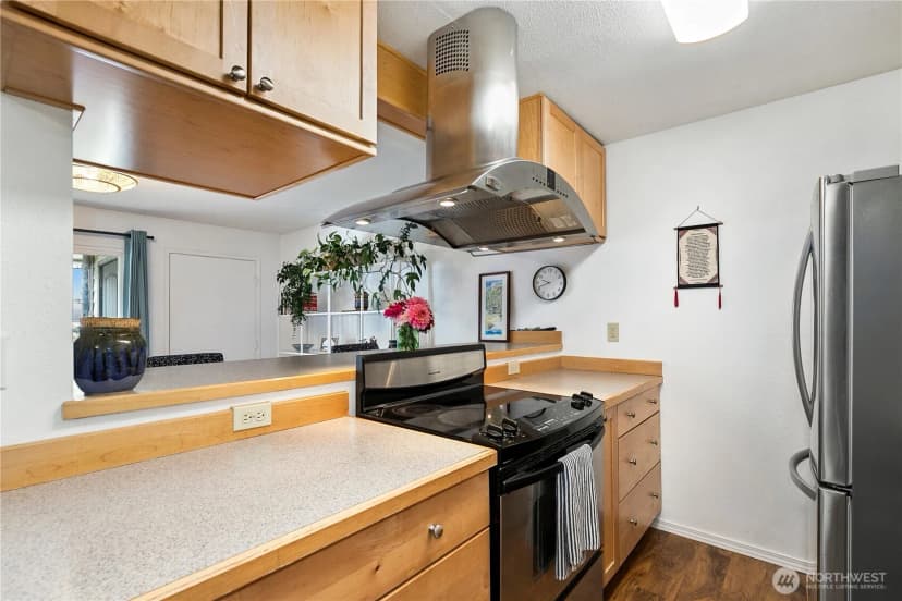 Property photo for 22993 Marine View Drive S #d306, Des Moines photo 12