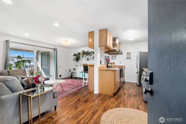 Property photo for 22993 Marine View Drive S #d306, Des Moines photo 4