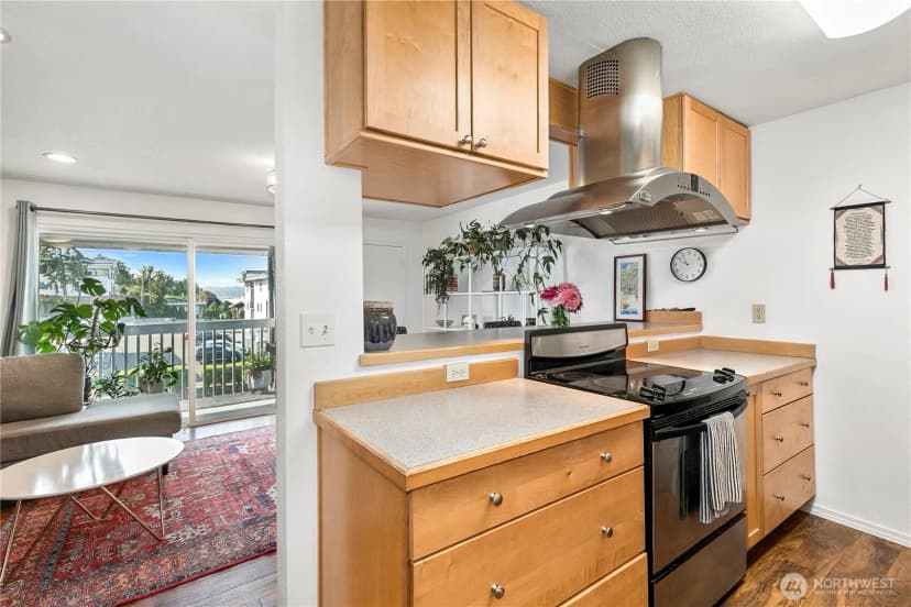Property photo for 22993 Marine View Drive S #d306, Des Moines photo 11