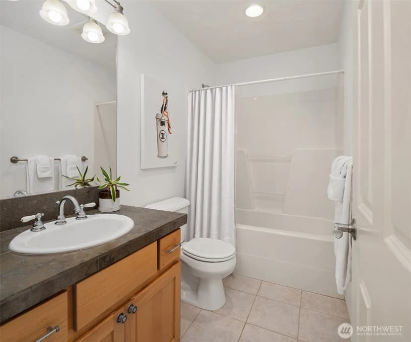 Property photo for 10414 Se 13th Street, Bellevue photo 27