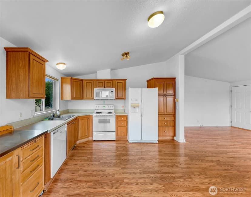 Property photo for 8585 Harborview Road #5, Blaine photo 10