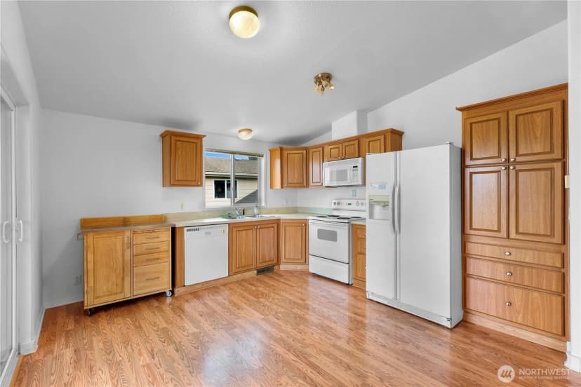 Property photo for 8585 Harborview Road #5, Blaine photo 7