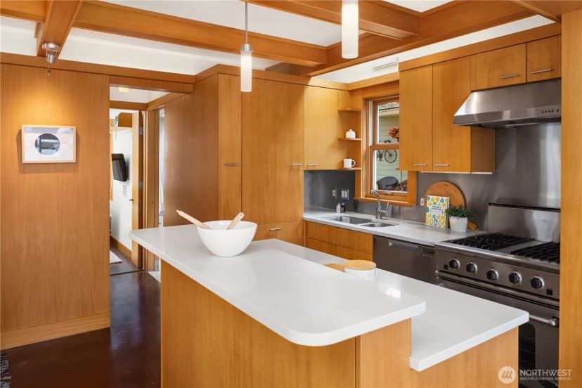 Property photo for 2331 Fairview Avenue E #i, Seattle photo 12