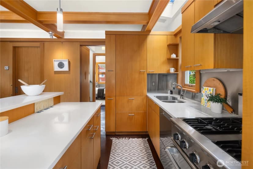 Property photo for 2331 Fairview Avenue E #i, Seattle photo 14