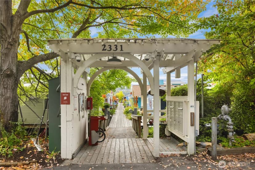 Property photo for 2331 Fairview Avenue E #i, Seattle photo 33