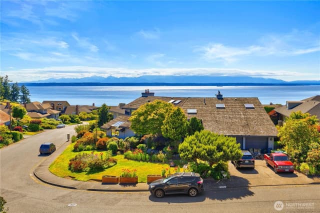 Property photo for 13731 65th Place W, Edmonds photo 2