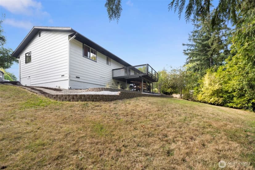 Property photo for 4807 Bayview Lane, Everett photo 32