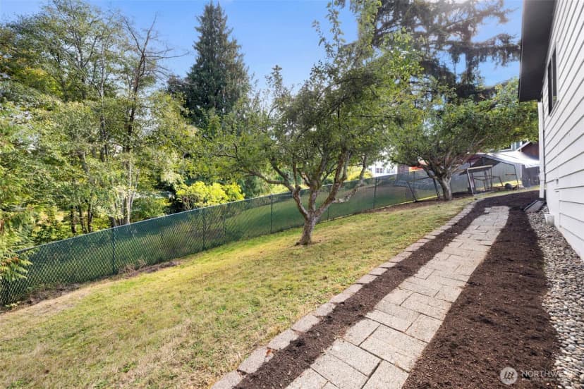 Property photo for 4807 Bayview Lane, Everett photo 33
