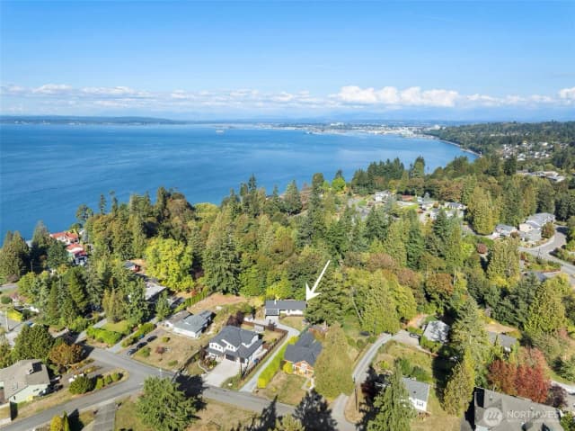 Property photo for 4807 Bayview Lane, Everett photo 3