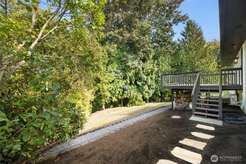 Property photo for 4807 Bayview Lane, Everett photo 31