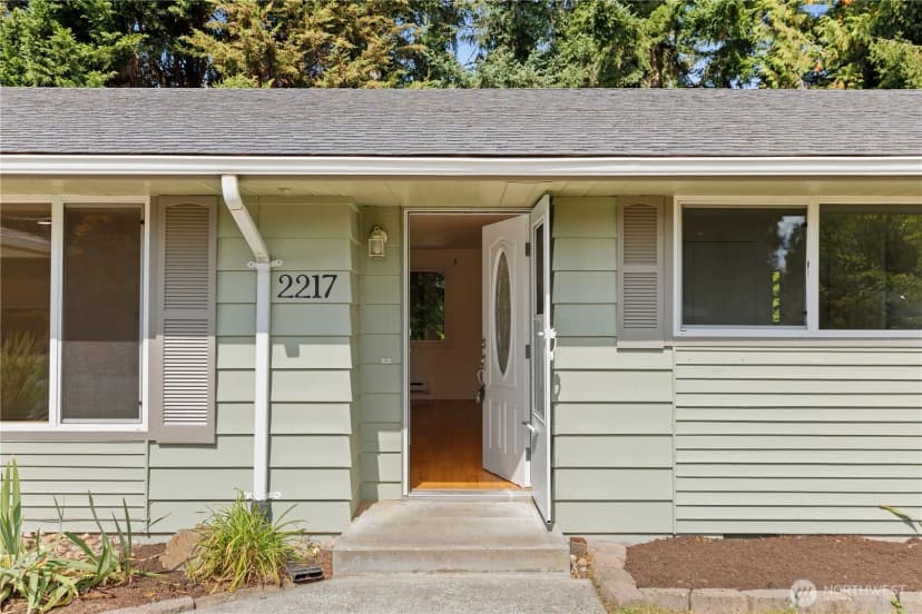 Property photo for 2217 122nd Place Se, Everett photo 3