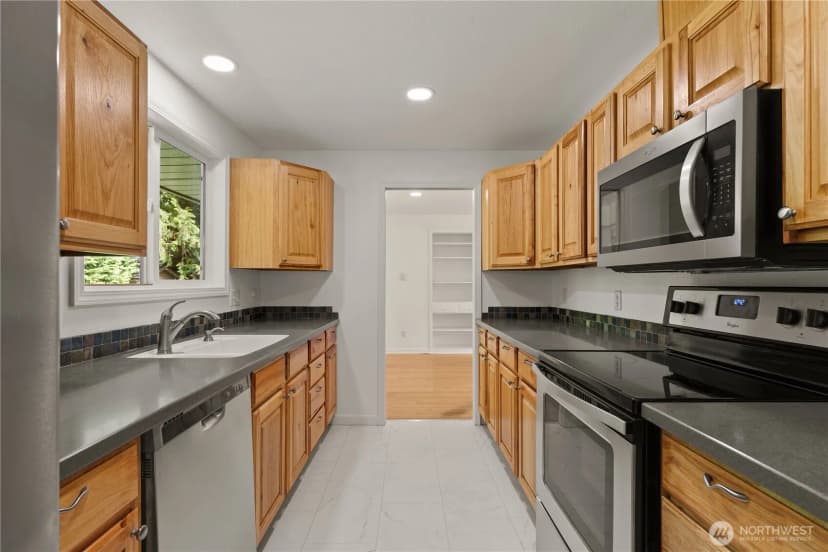 Property photo for 2217 122nd Place Se, Everett photo 10