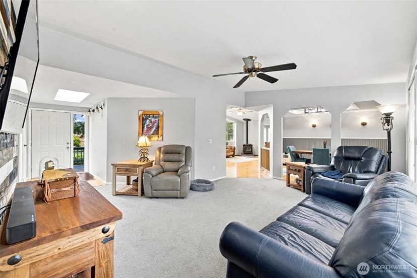 Property photo for 12424 Moes Road Se, Rainier photo 27