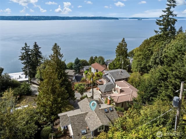 Property photo for 2704 Sw 152nd Place, Burien photo 2