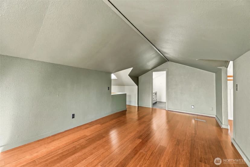 Property photo for 2704 Sw 152nd Place, Burien photo 16