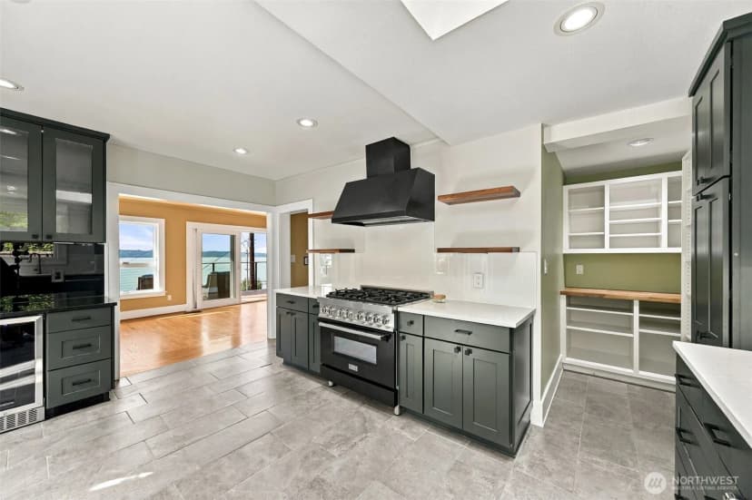 Property photo for 2704 Sw 152nd Place, Burien photo 6