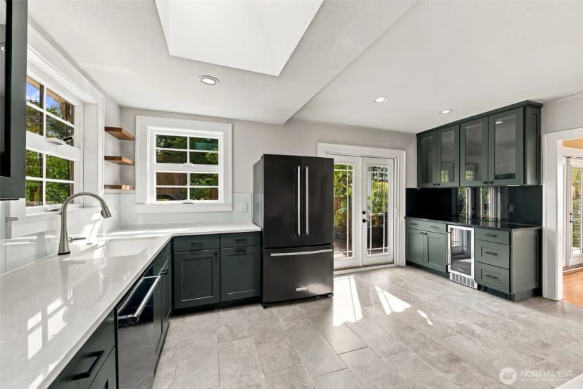 Property photo for 2704 Sw 152nd Place, Burien photo 5